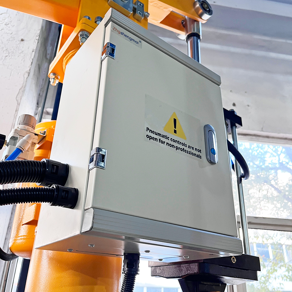 Ergonomic 150kg Roll Film Lifting Robot Arm Customized