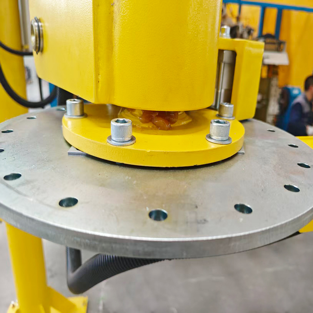 150kg Pneumatic Manipulator with Customized Fixture for Material Handling