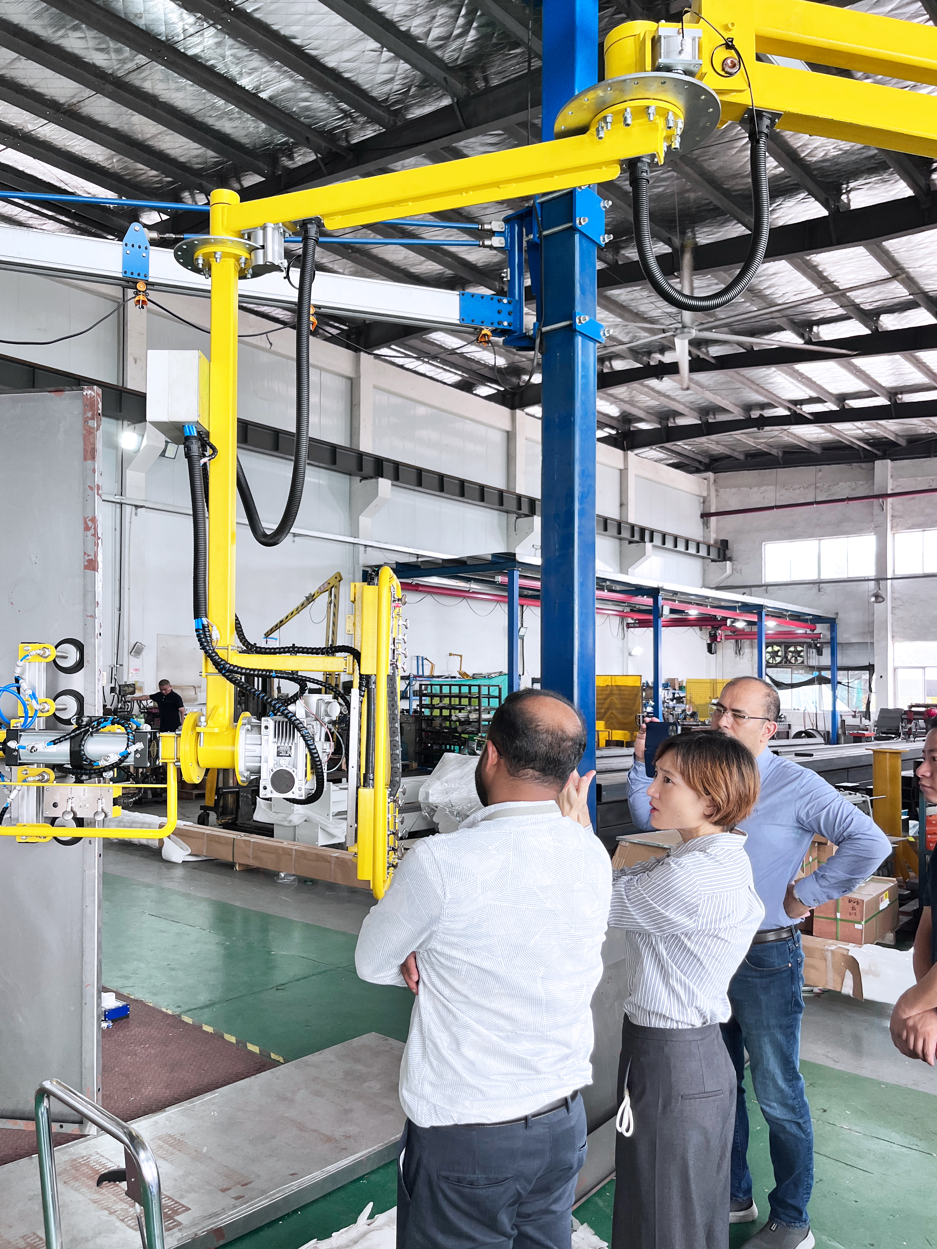 glass handling manipulator