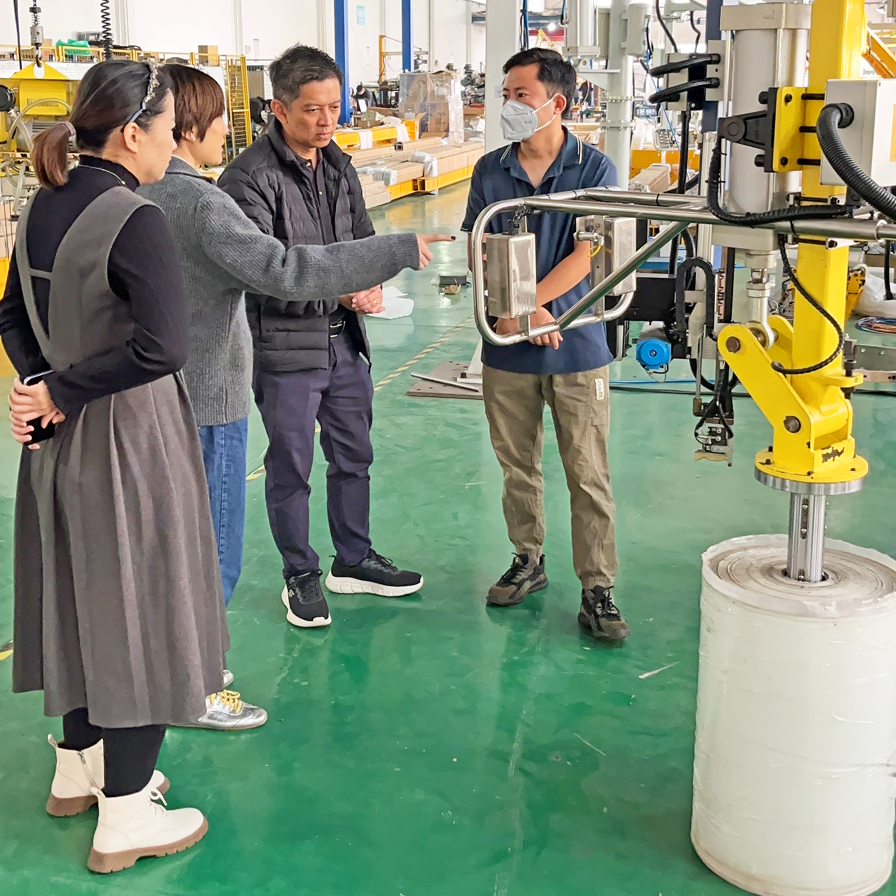 pneumatic manipulator