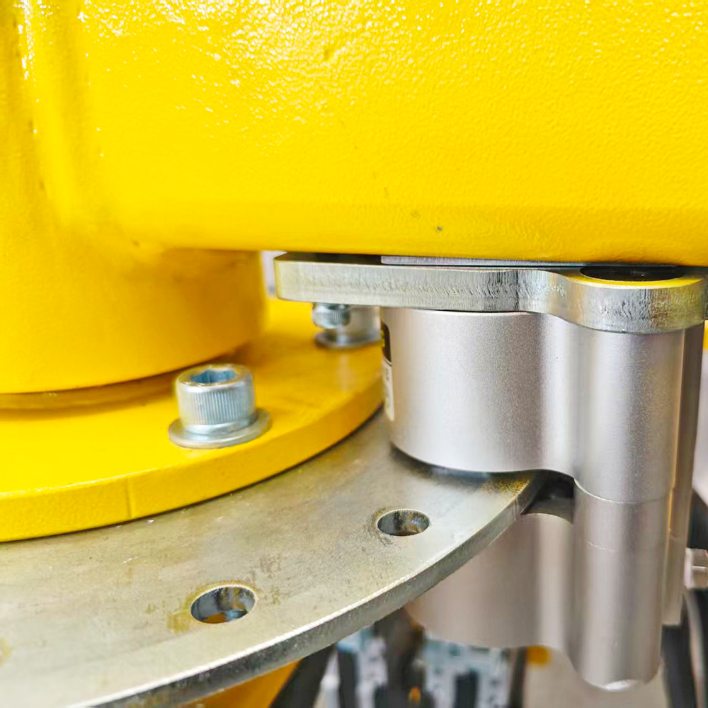 150kg Pneumatic Manipulator with Customized Fixture for Material Handling