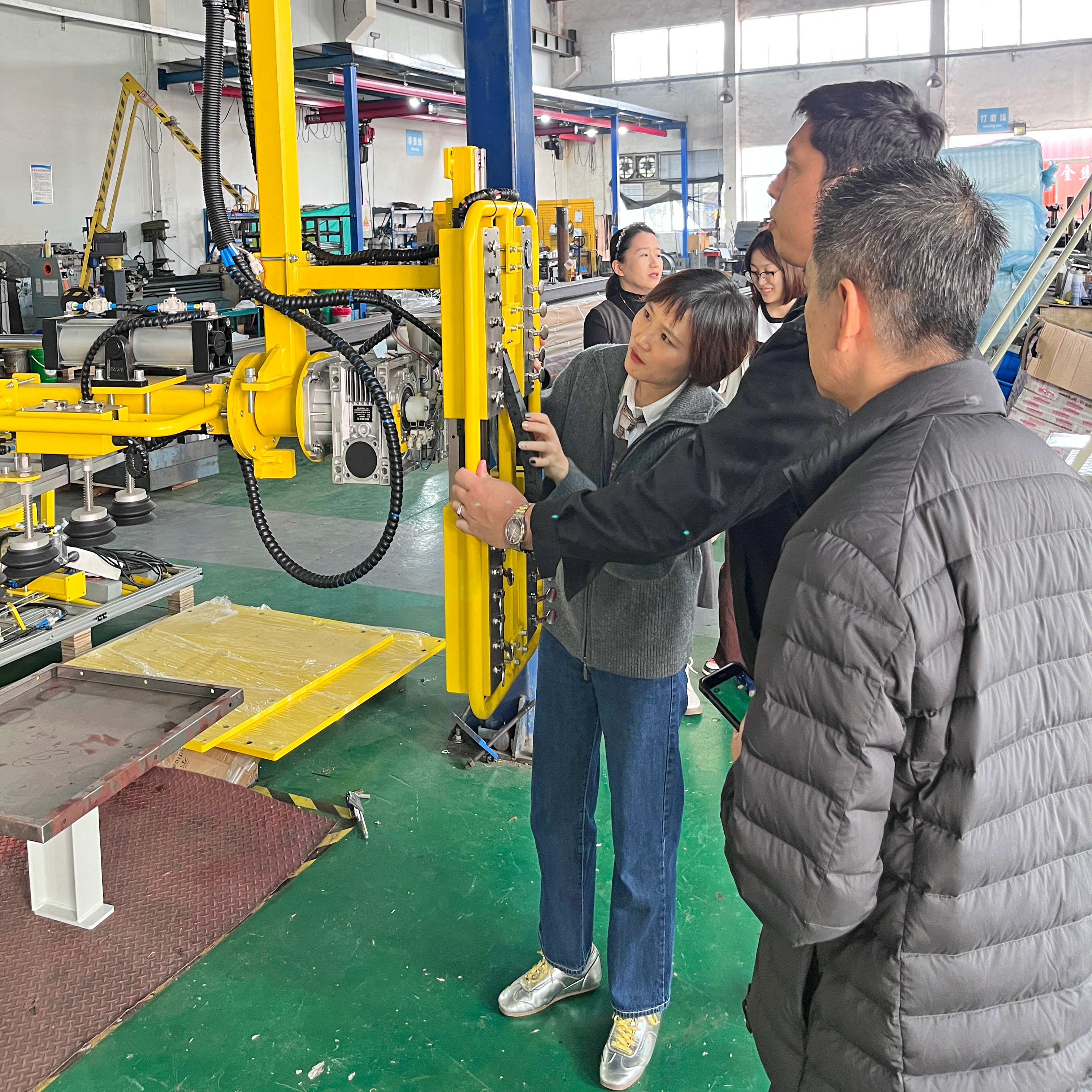 pneumatic manipulator