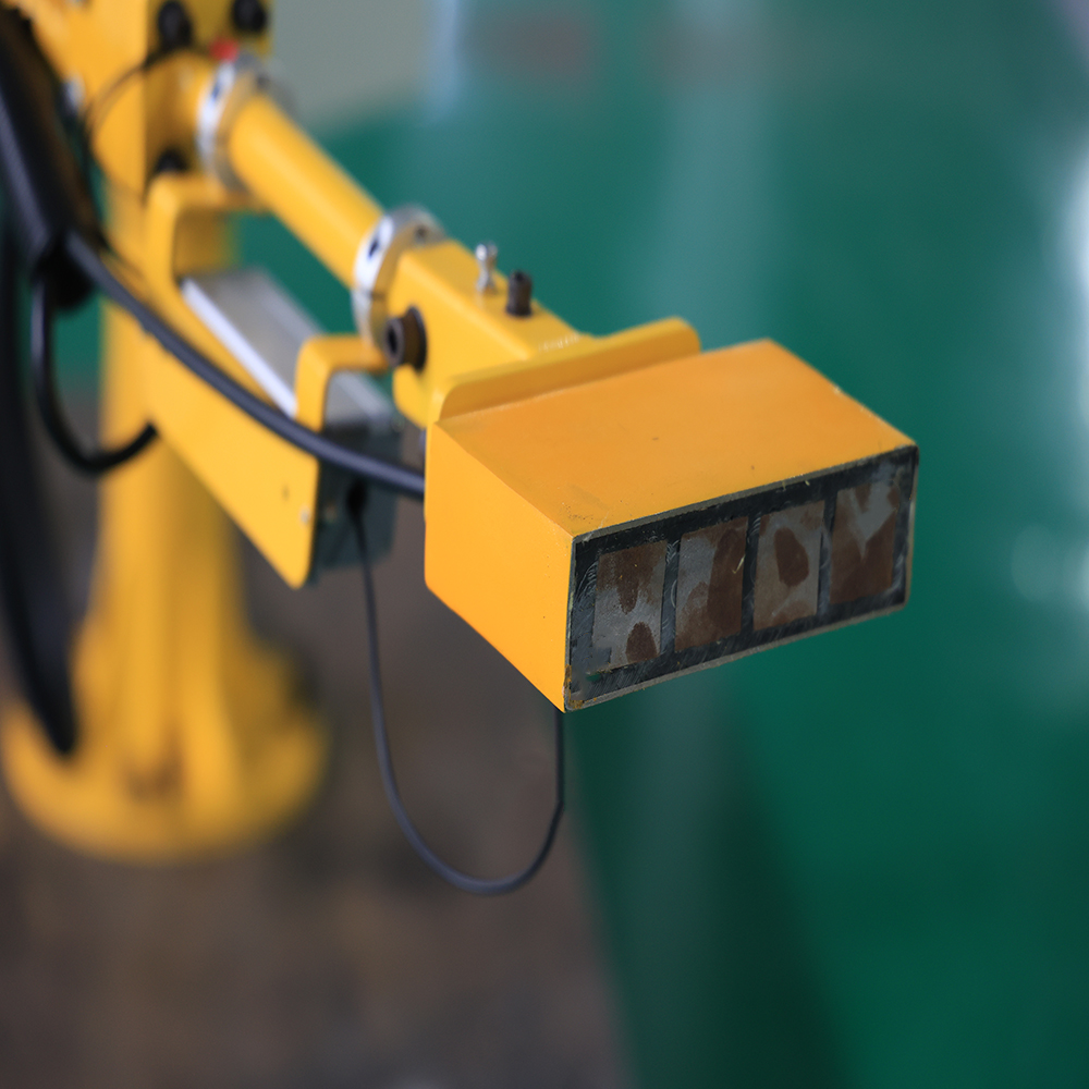 Magnetic manipulator
