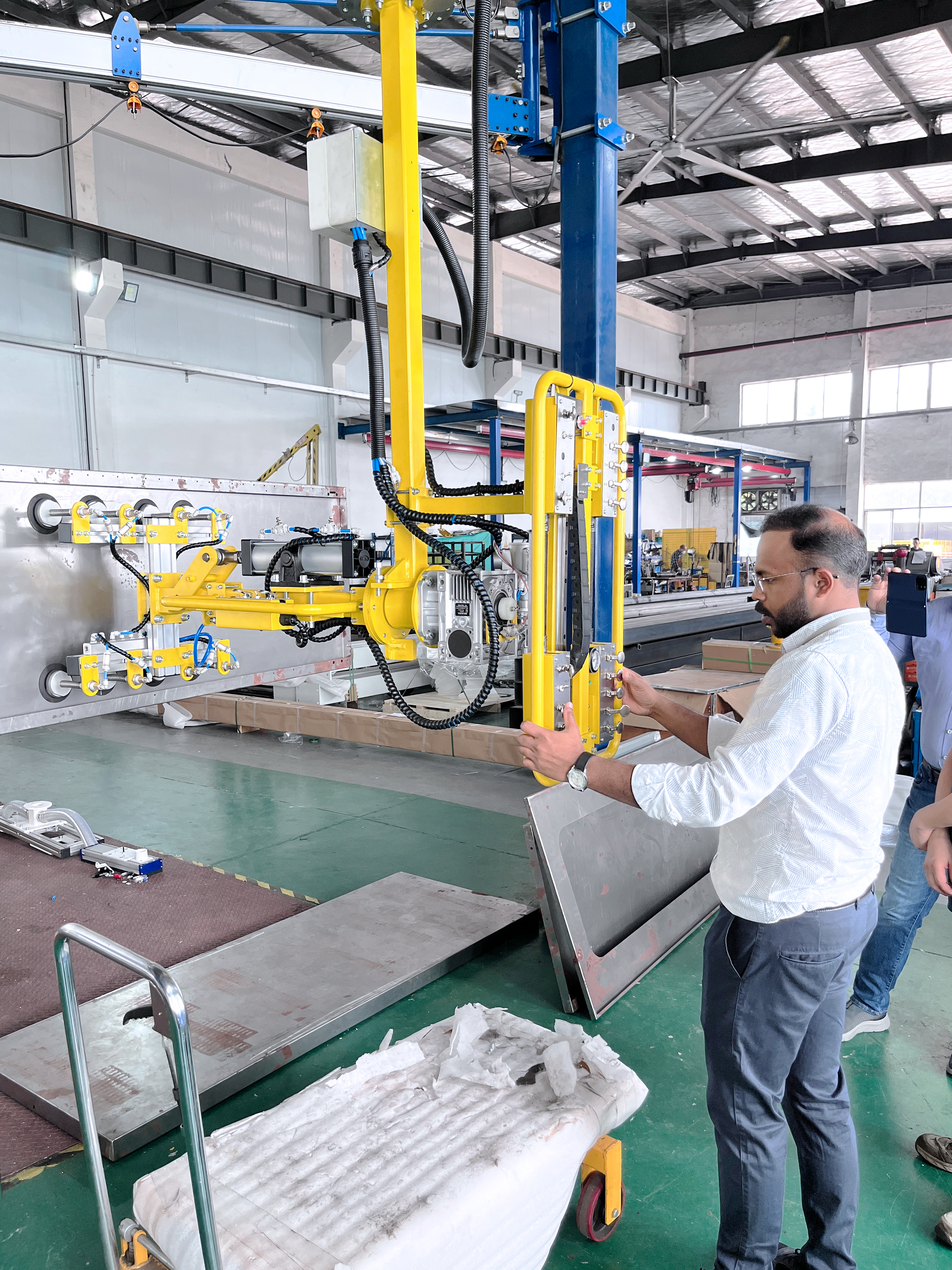 glass handling manipulator