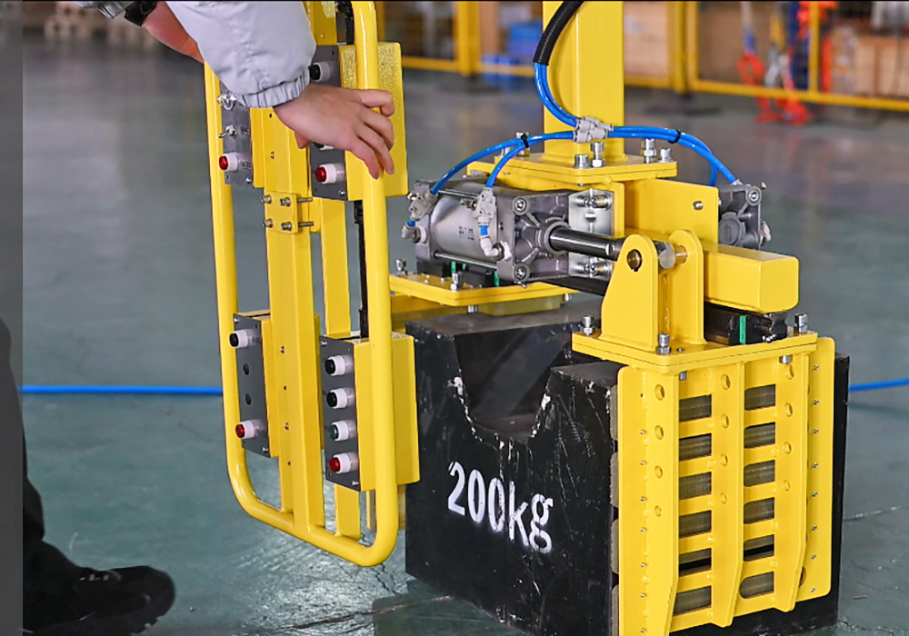 pneumatic manipulator